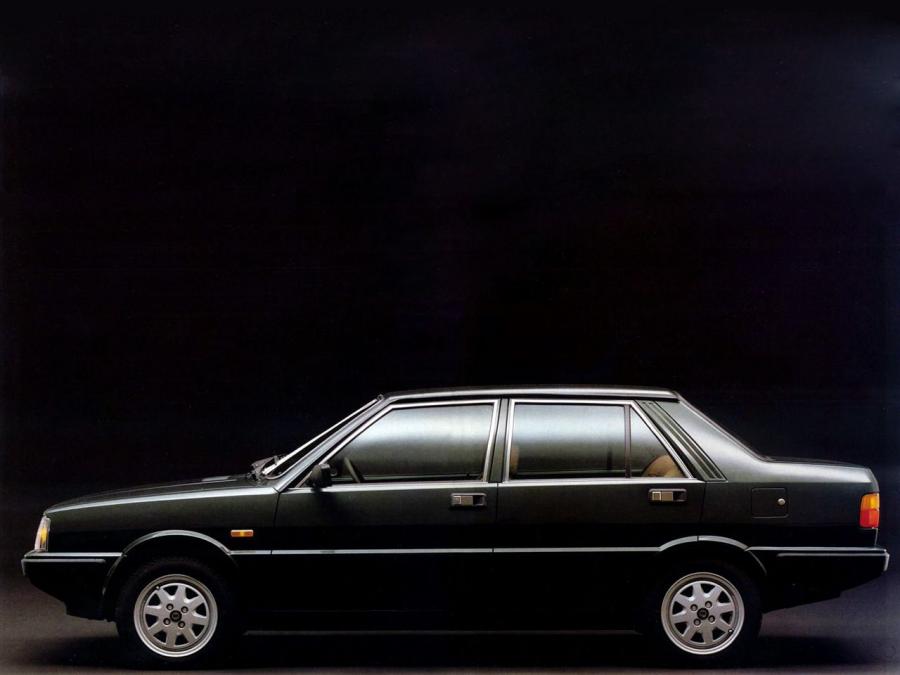  Lancia Prisma 1982 года  (фото 8 из 15)